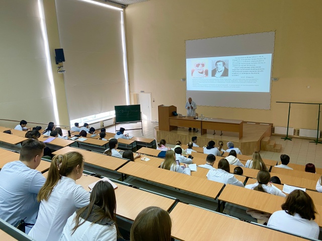 В ПИМУ прошла лекция профессора Николая Боровкова об истории отечественной терапии